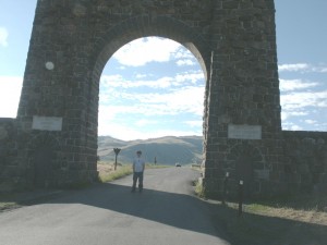 The Roosevelt Arch Yellow Stone north entrance 