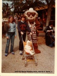 1977-02 Busch Gardens,Terry, Darren S, Dawn_2.jpg