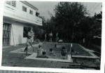 1977-08 Everyone using Moms pool_08.jpg