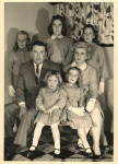 1961-04 Eileen,Barb,Pat,Jerome,Juliet,Liz,Meg.jpg